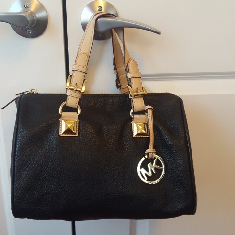 Priced to sell👜Michael Kors bag👜